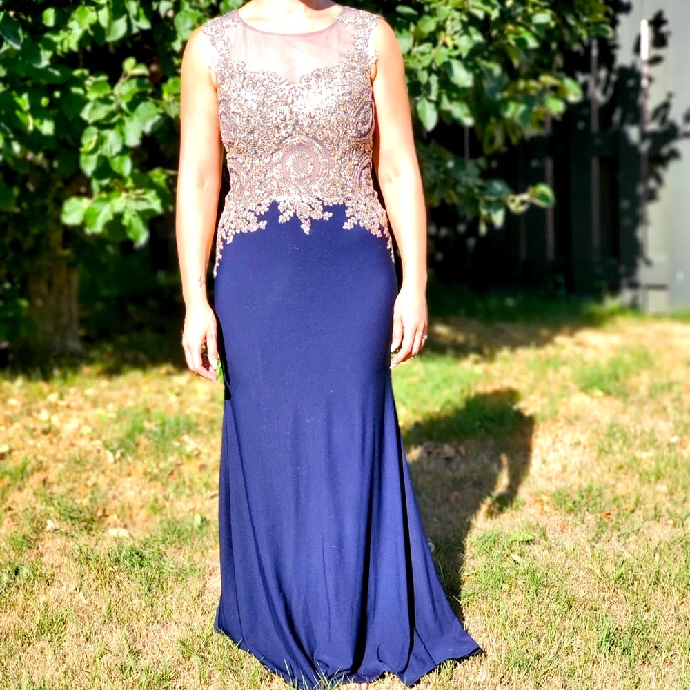 Evening gown or prom dress.